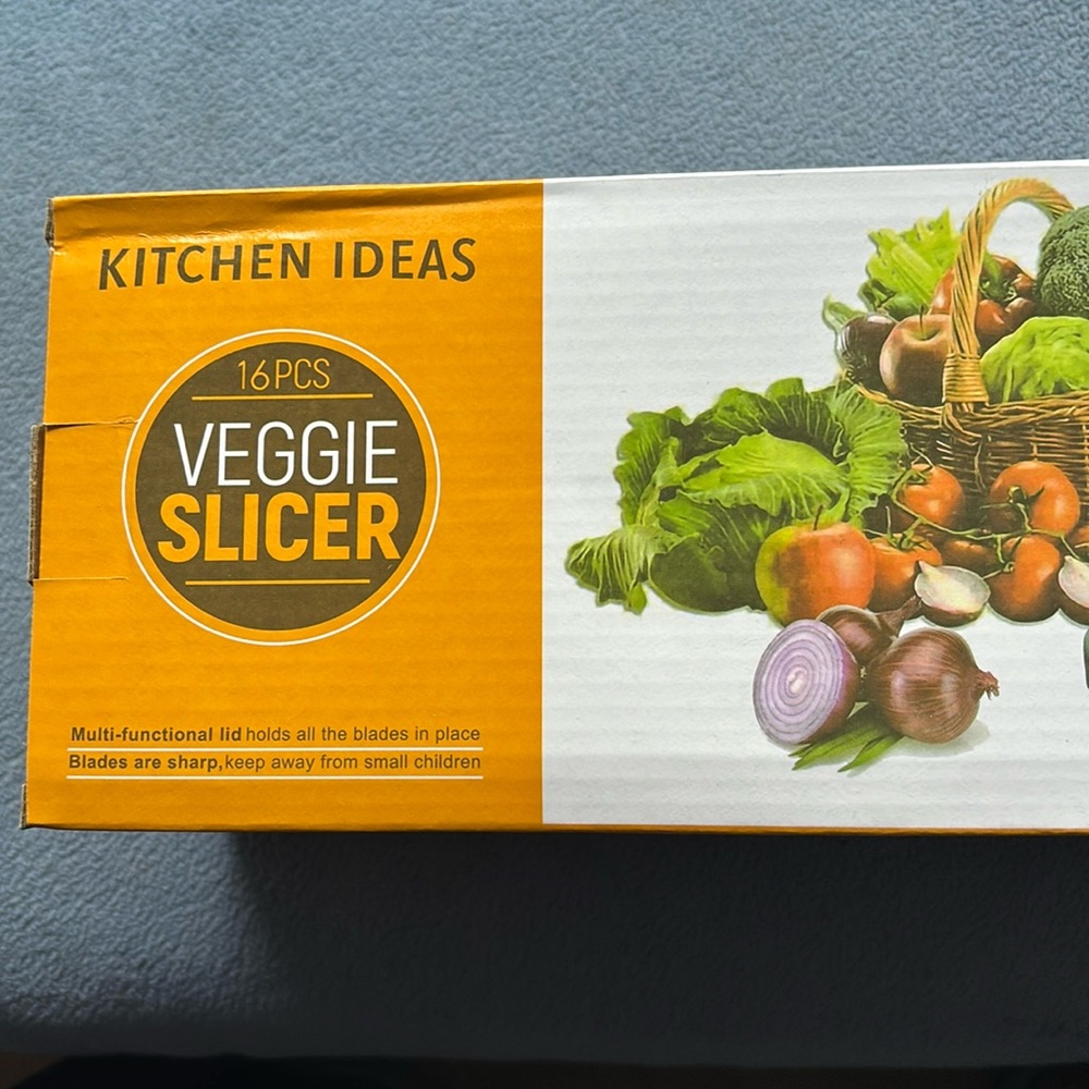 Sixteen(16) piece veggie slicer..